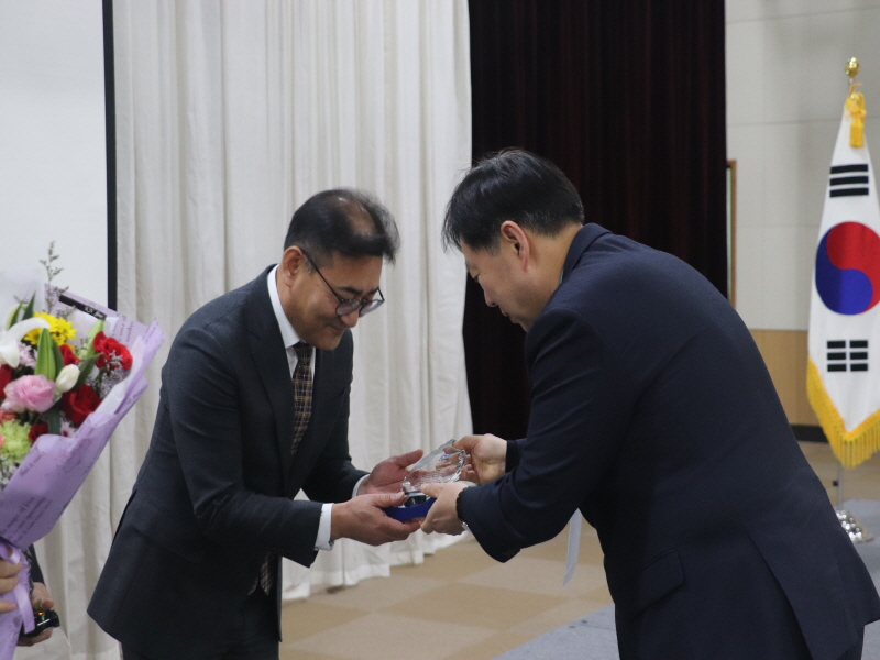 한국상하수도협회 녹색 물산업 우수단체 포상.JPG